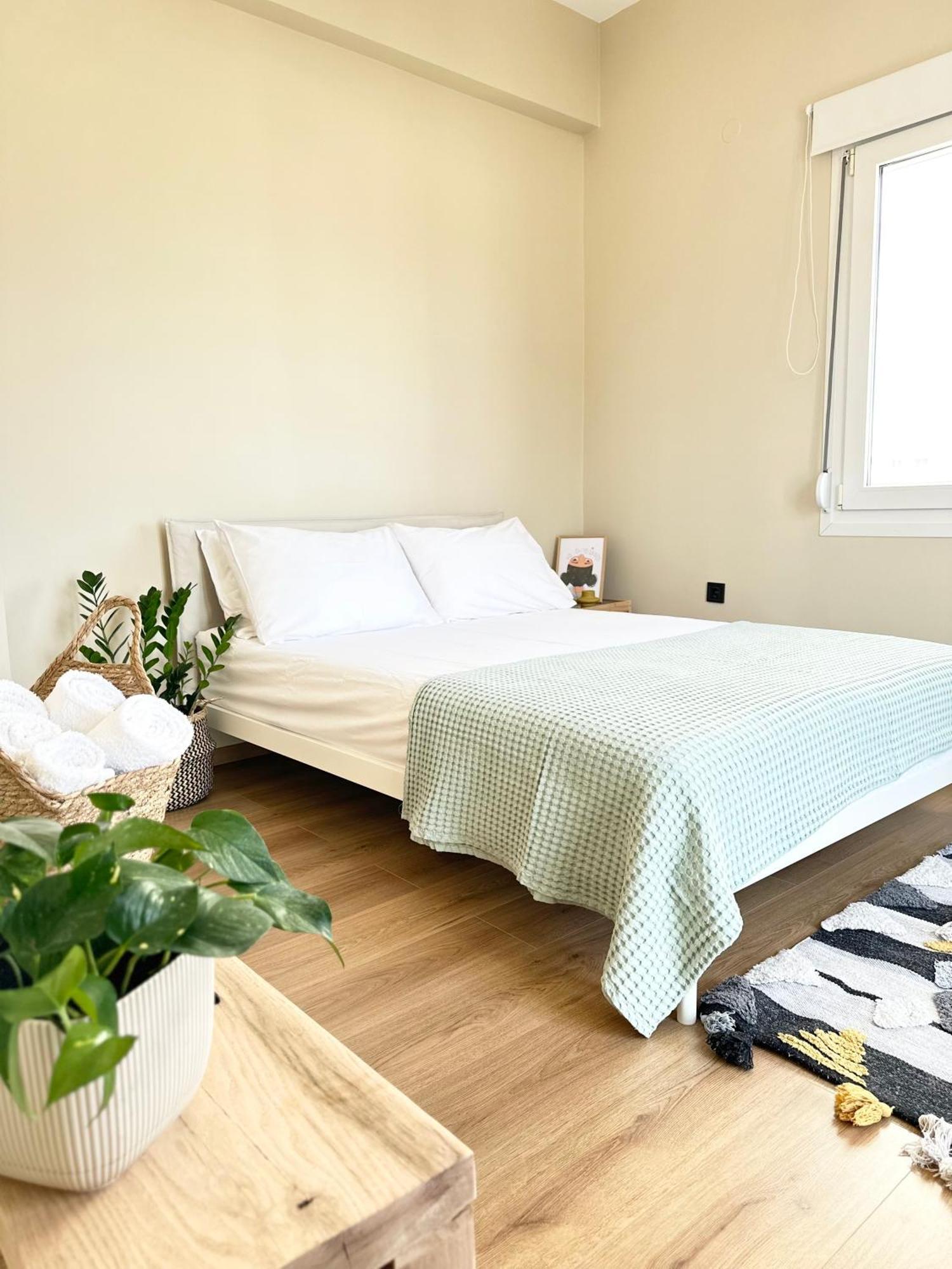 2 Doors Apartment *