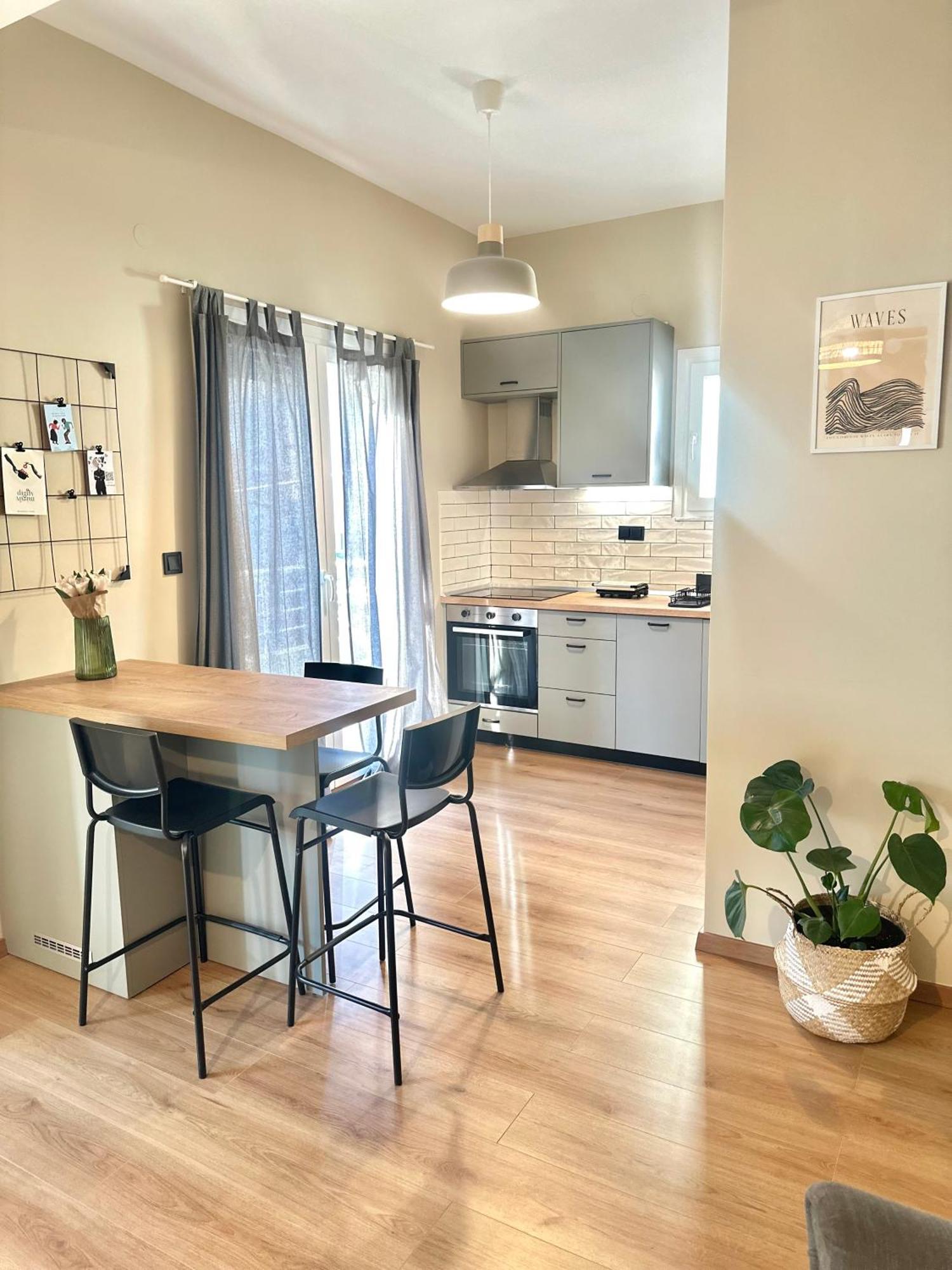 2 Doors Apartment